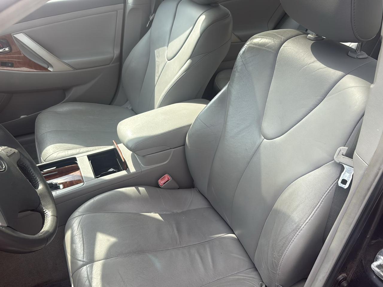 Toyota Camry XLE V6 6-Spd AT 2011