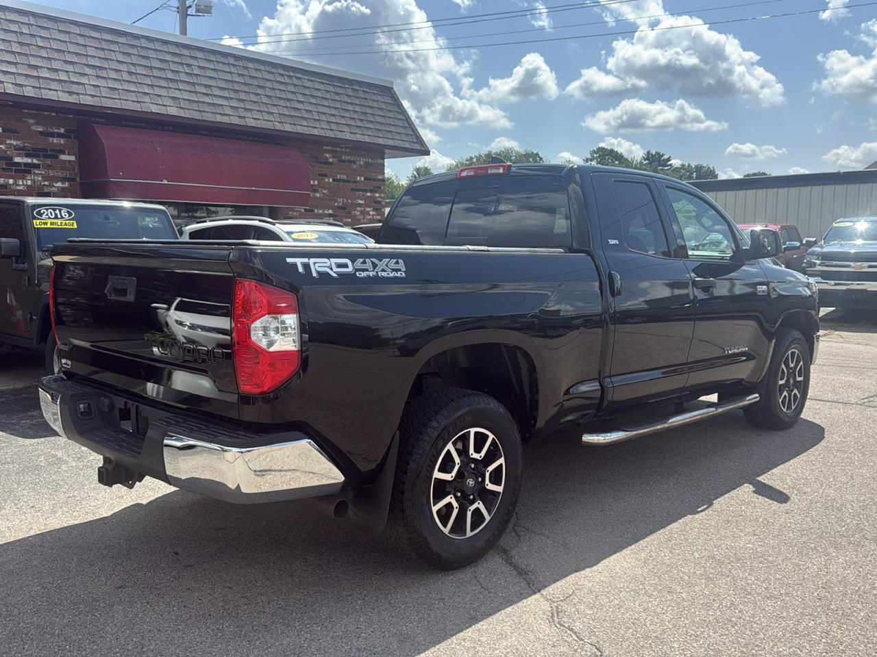 Toyota Tundra SR5 5.7L V8 Double Cab 4WD 2020