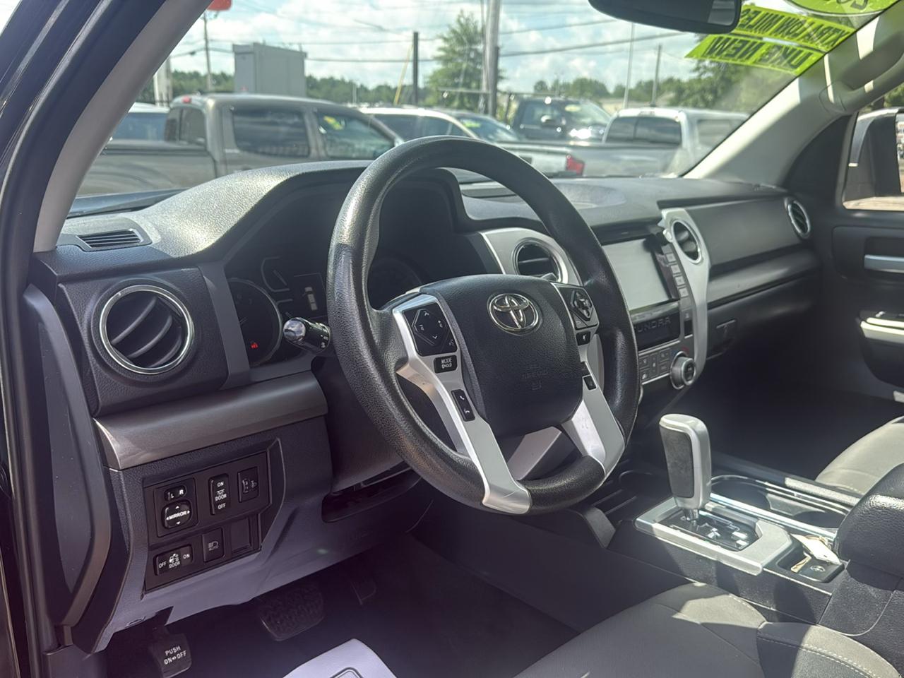 Toyota Tundra SR5 5.7L V8 Double Cab 4WD 2020