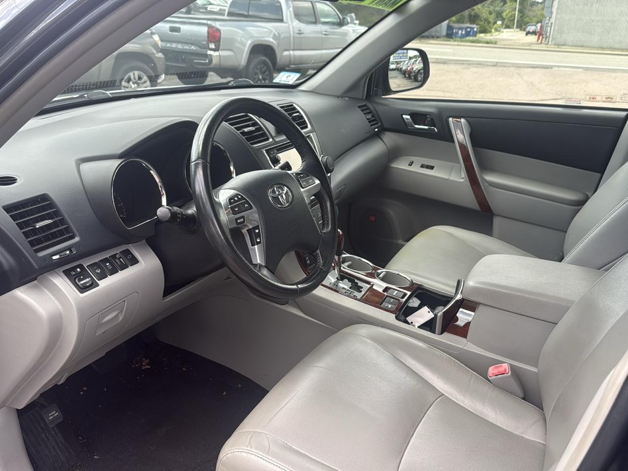 Toyota Highlander Limited 4WD 2013
