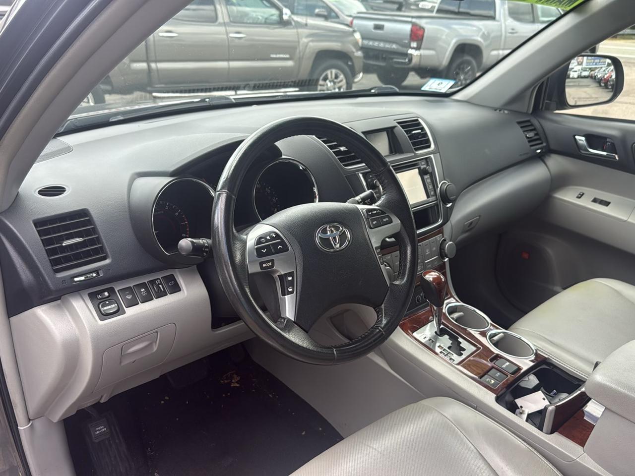 Toyota Highlander Limited 4WD 2013