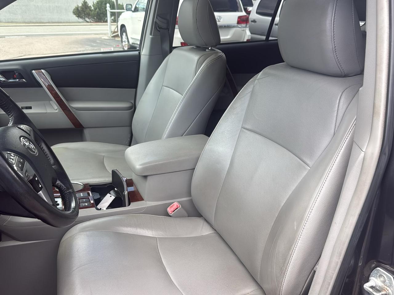 Toyota Highlander Limited 4WD 2013