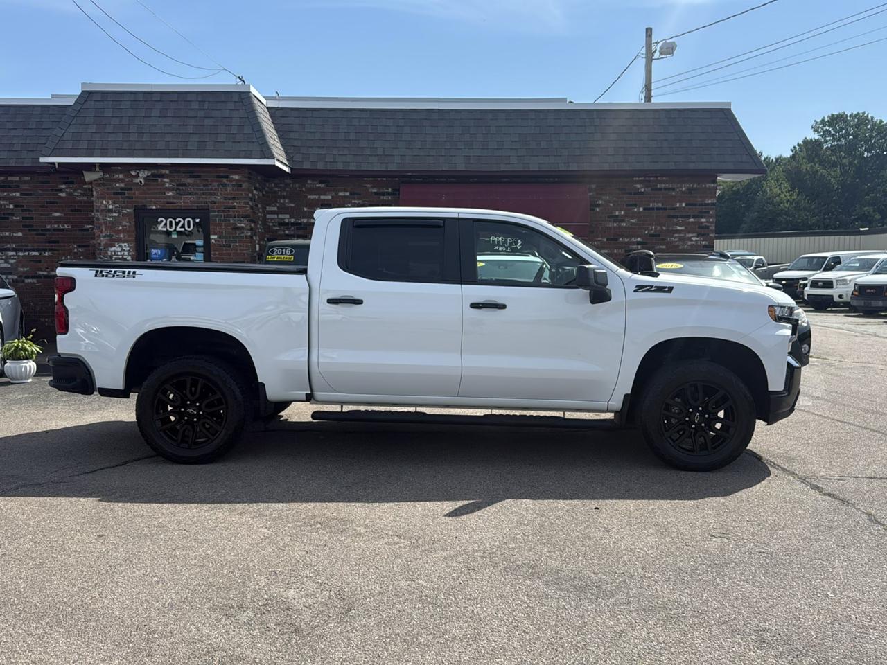 Chevrolet Silverado 1500 4WD Crew Cab 147" LT Trail Boss 2021