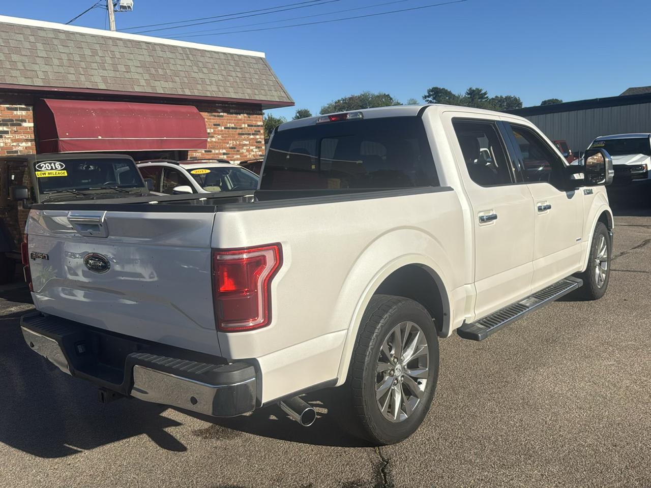 Ford F-150 2WD SuperCrew 139" Lariat 2015