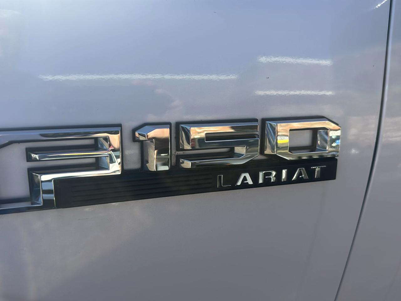 Ford F-150 2WD SuperCrew 139" Lariat 2015