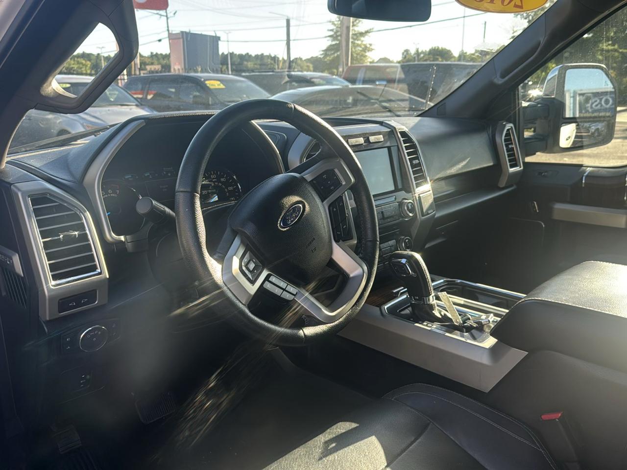 Ford F-150 2WD SuperCrew 139" Lariat 2015