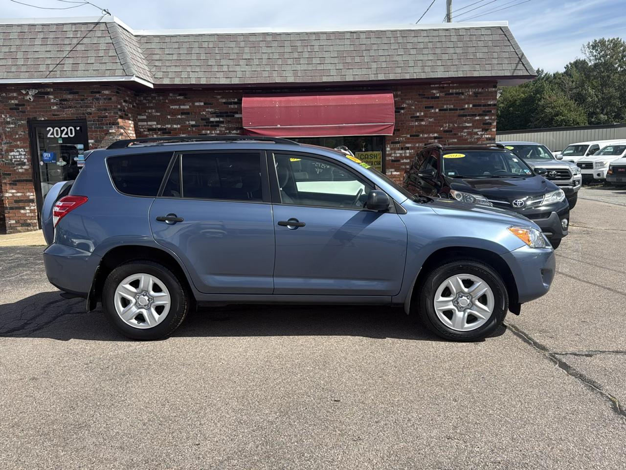 Toyota RAV4 Base I4 4WD 2009