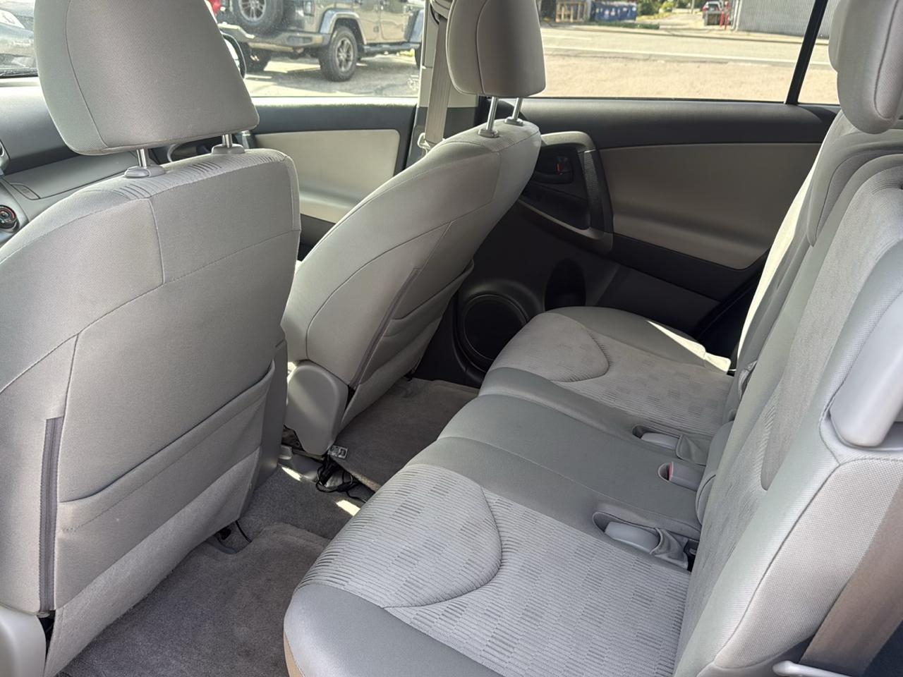 Toyota RAV4 Base I4 4WD 2009