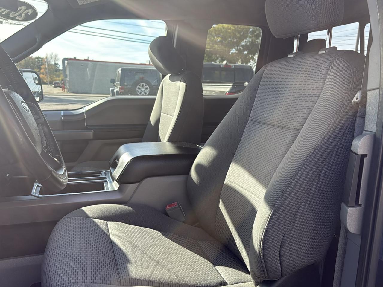 Ford F-150 4WD SuperCab 163" XLT 2018
