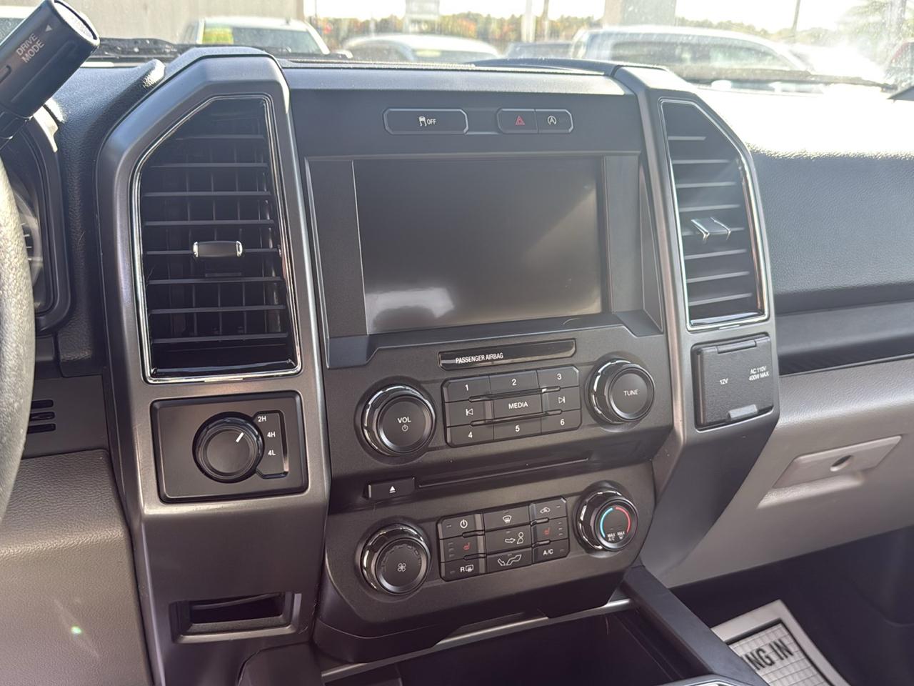 Ford F-150 4WD SuperCab 163" XLT 2018