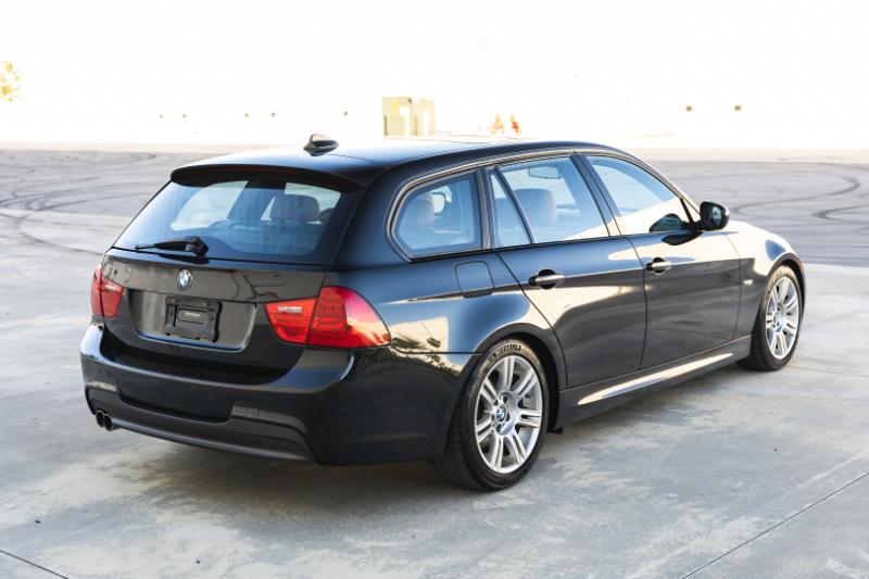 BMW 3-Series Sport Wagon 328i 2011