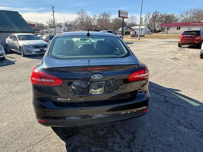 Ford Focus SE Sedan 2015