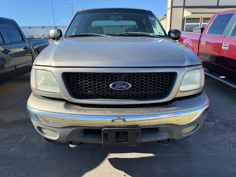 2002 Ford F-150 4WD SuperCrew 150" Lariat