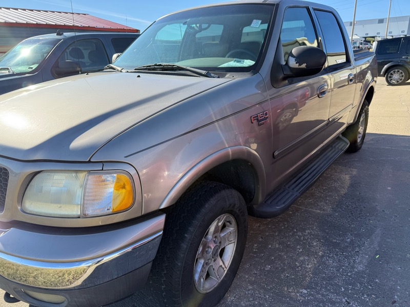 Ford F-150 4WD SuperCrew 150" Lariat 2002