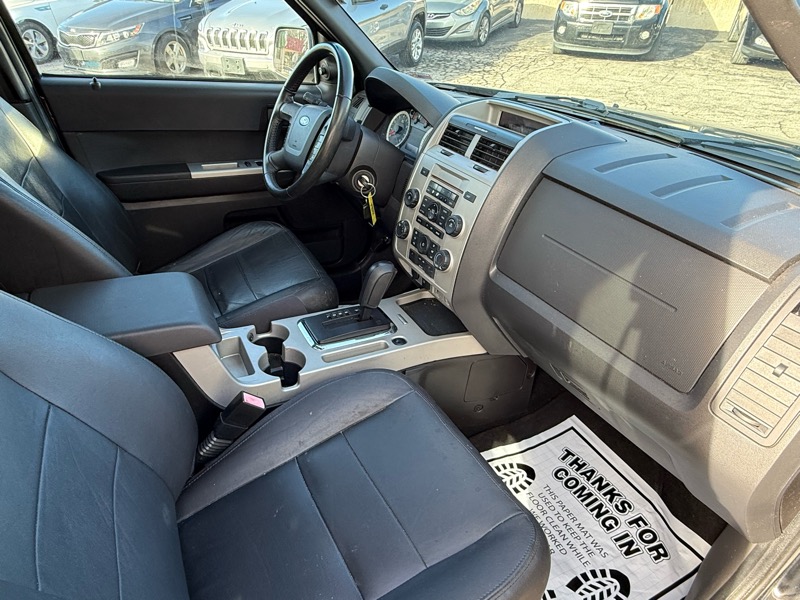 Ford Escape XLT 4WD 2012
