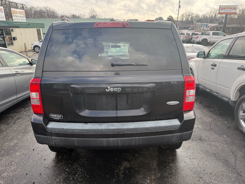 Jeep Patriot 2WD 2011