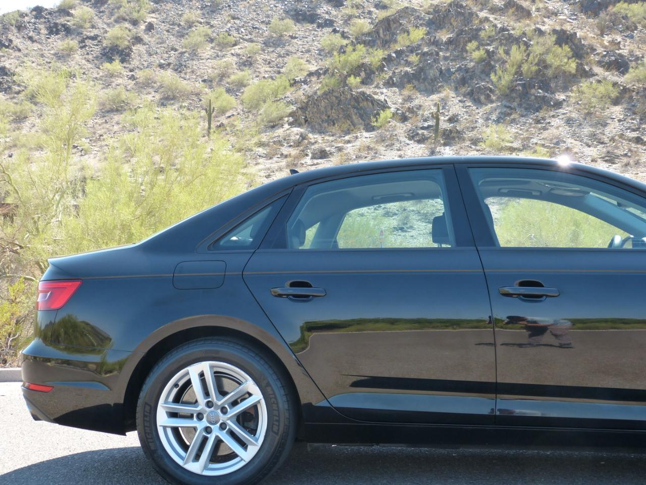 Audi A4 2.0T Premium Sedan 2017