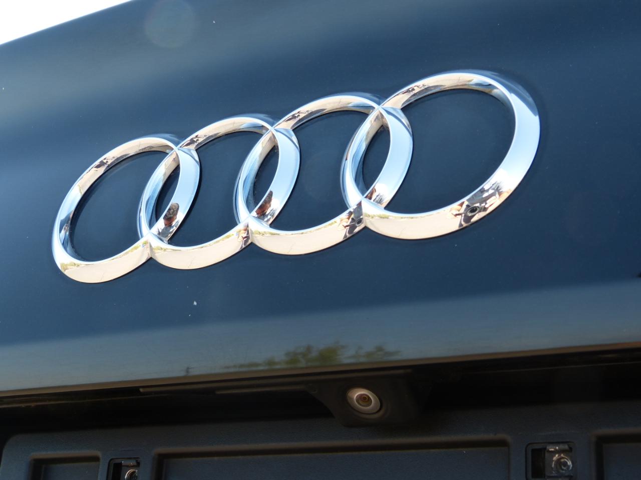 Audi A4 2.0T Premium Sedan 2017