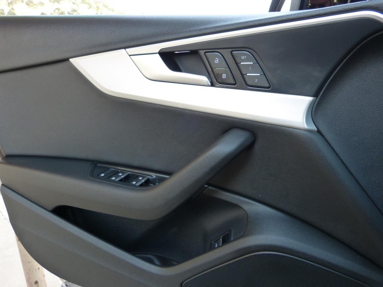 Audi A4 2.0T Premium Sedan 2017