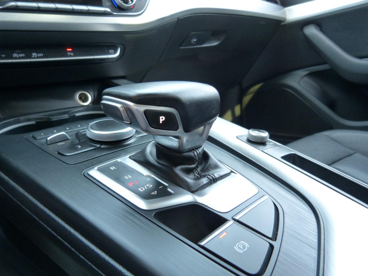 Audi A4 2.0T Premium Sedan 2017