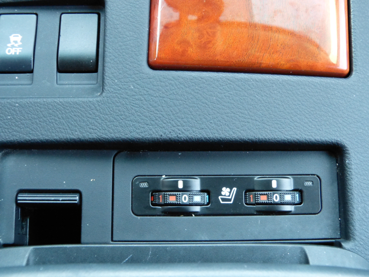 Lexus RX 450h FWD 2010 Lexus RX 450h FWD 2010