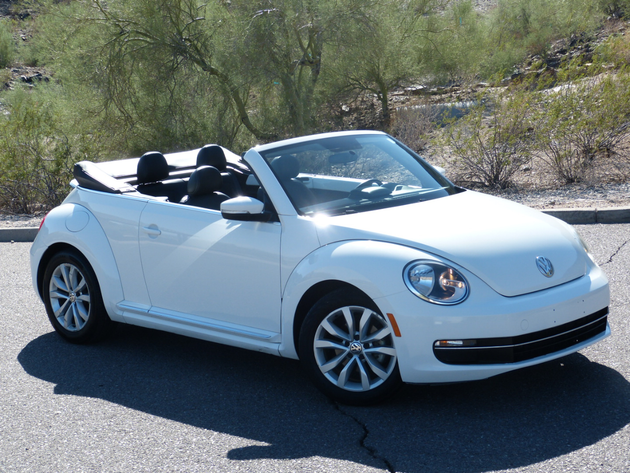 Volkswagen Beetle 2.0T Turbo Convertible 2013 Volkswagen Beetle 2.0T Turbo Convertible 2013
