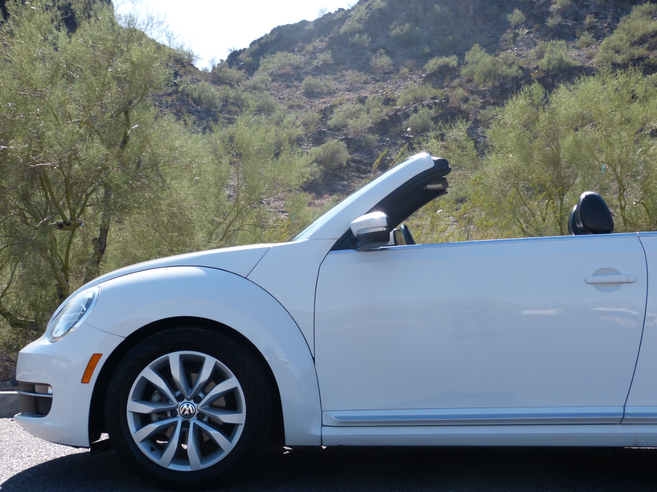 Volkswagen Beetle 2.0T Turbo Convertible 2013 Volkswagen Beetle 2.0T Turbo Convertible 2013