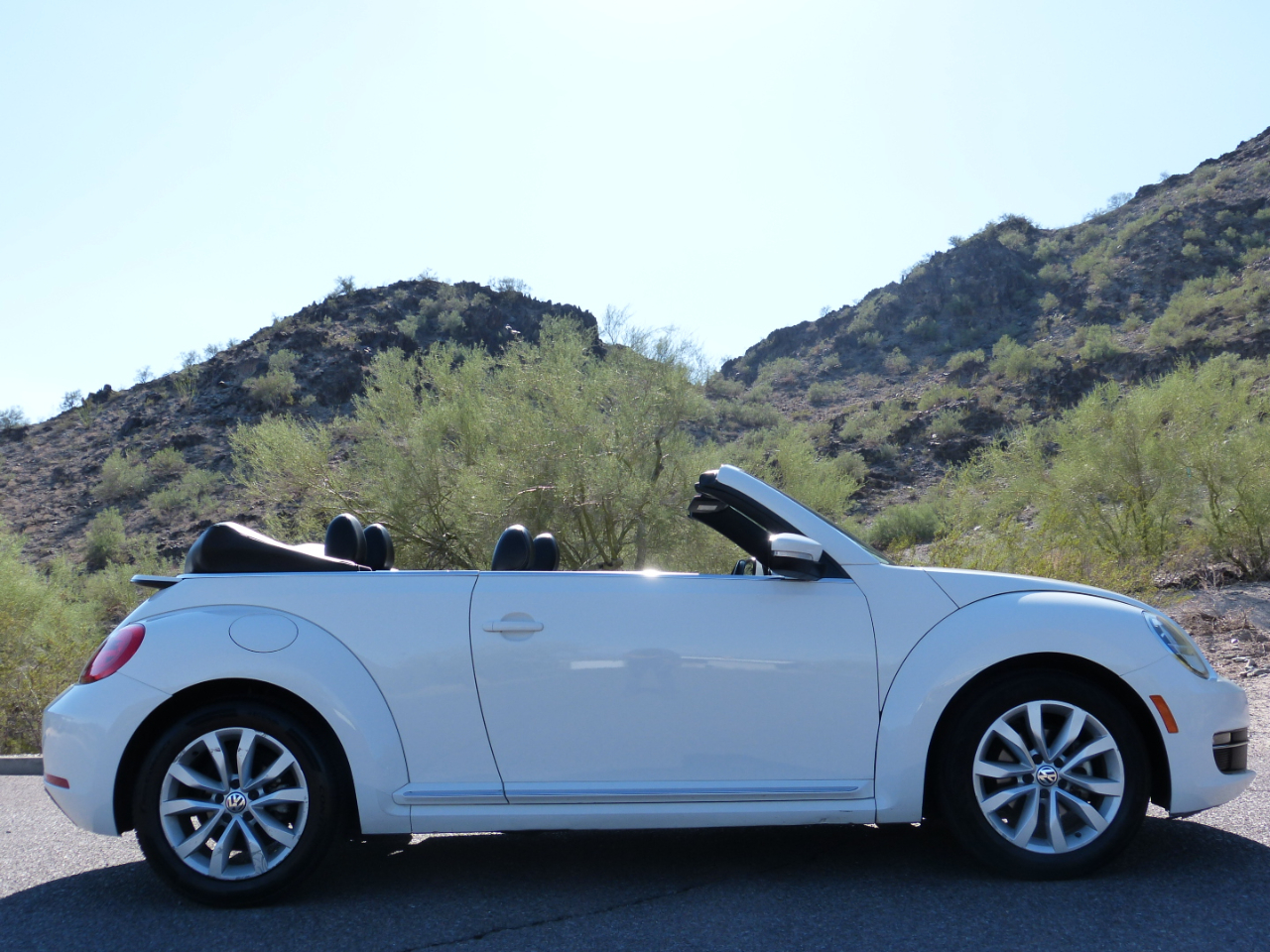 Volkswagen Beetle 2.0T Turbo Convertible 2013 Volkswagen Beetle 2.0T Turbo Convertible 2013