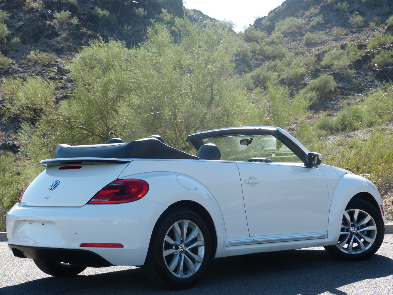 Volkswagen Beetle 2.0T Turbo Convertible 2013 Volkswagen Beetle 2.0T Turbo Convertible 2013
