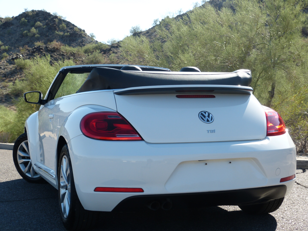 Volkswagen Beetle 2.0T Turbo Convertible 2013 Volkswagen Beetle 2.0T Turbo Convertible 2013