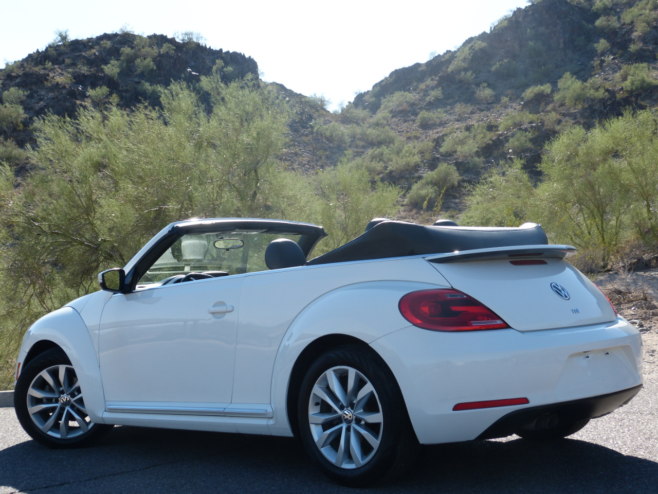 Volkswagen Beetle 2.0T Turbo Convertible 2013 Volkswagen Beetle 2.0T Turbo Convertible 2013
