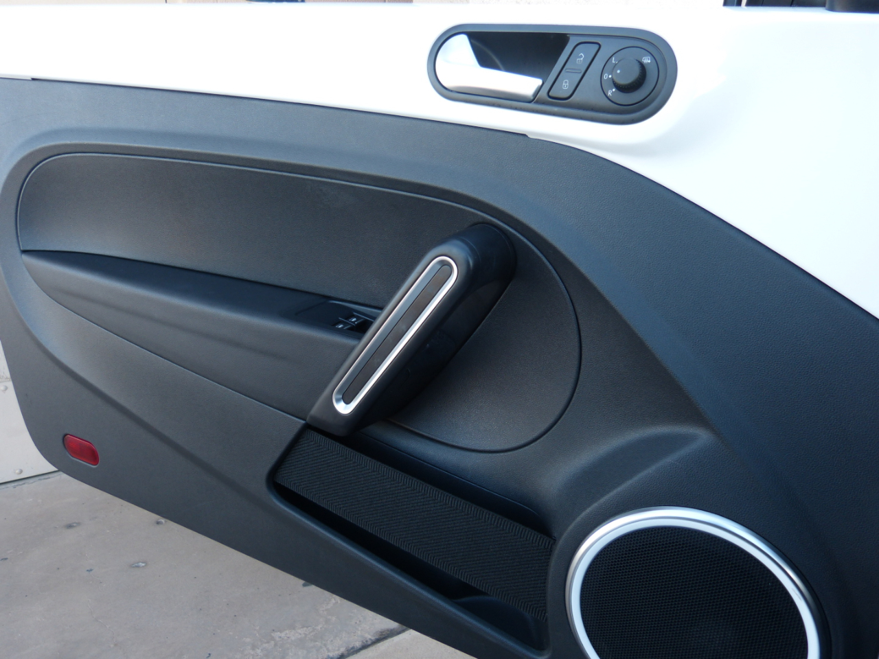 Volkswagen Beetle 2.0T Turbo Convertible 2013 Volkswagen Beetle 2.0T Turbo Convertible 2013