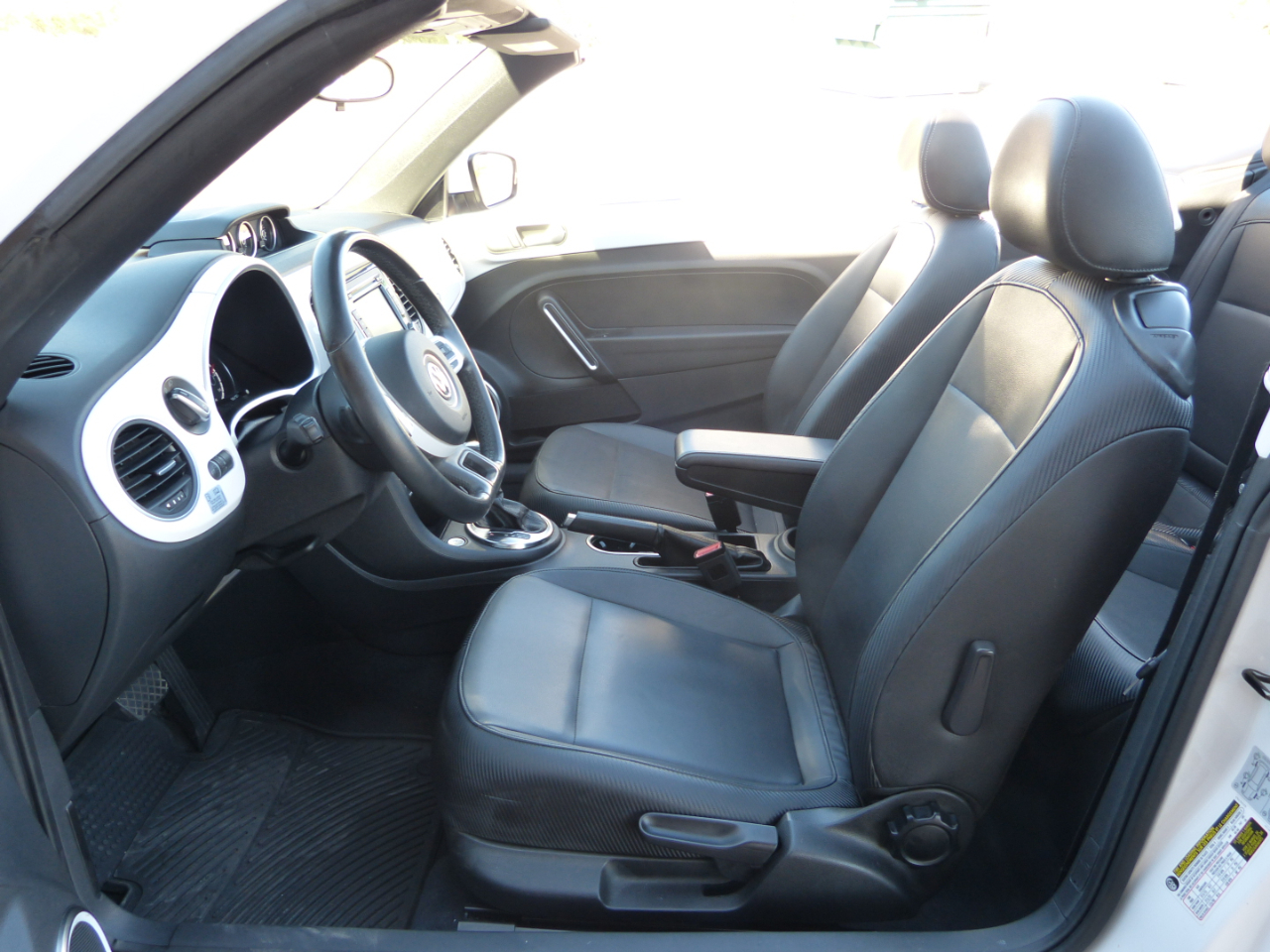 Volkswagen Beetle 2.0T Turbo Convertible 2013 Volkswagen Beetle 2.0T Turbo Convertible 2013