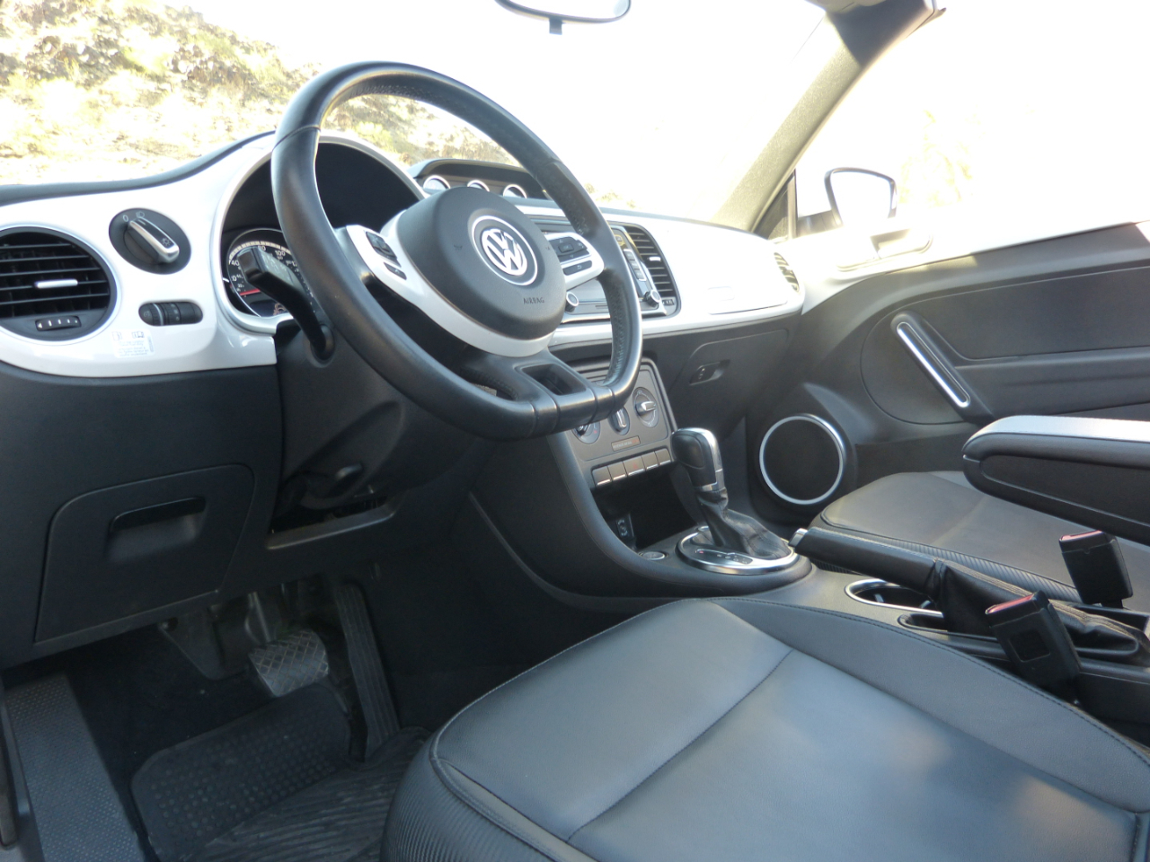 Volkswagen Beetle 2.0T Turbo Convertible 2013 Volkswagen Beetle 2.0T Turbo Convertible 2013