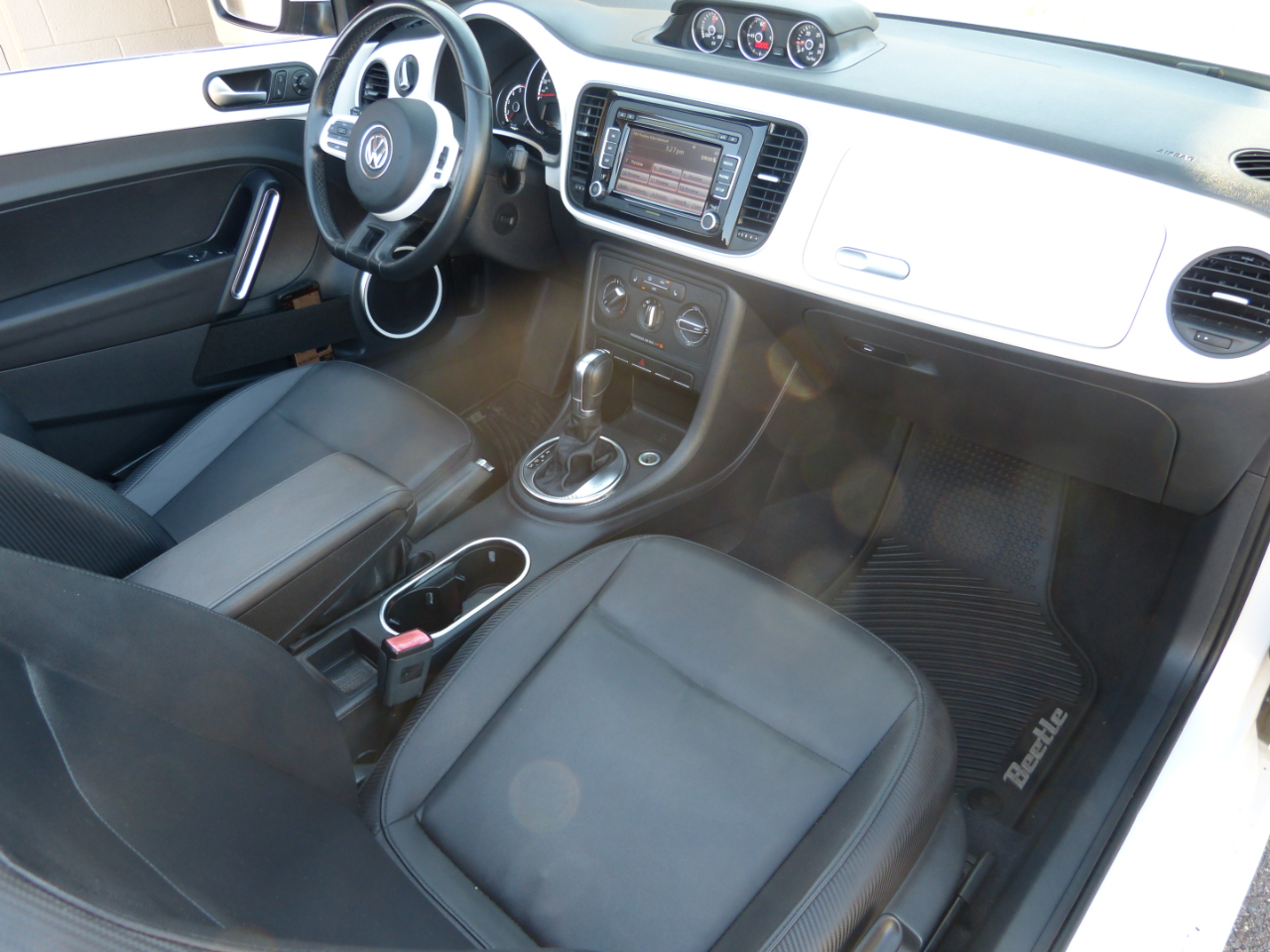 Volkswagen Beetle 2.0T Turbo Convertible 2013 Volkswagen Beetle 2.0T Turbo Convertible 2013