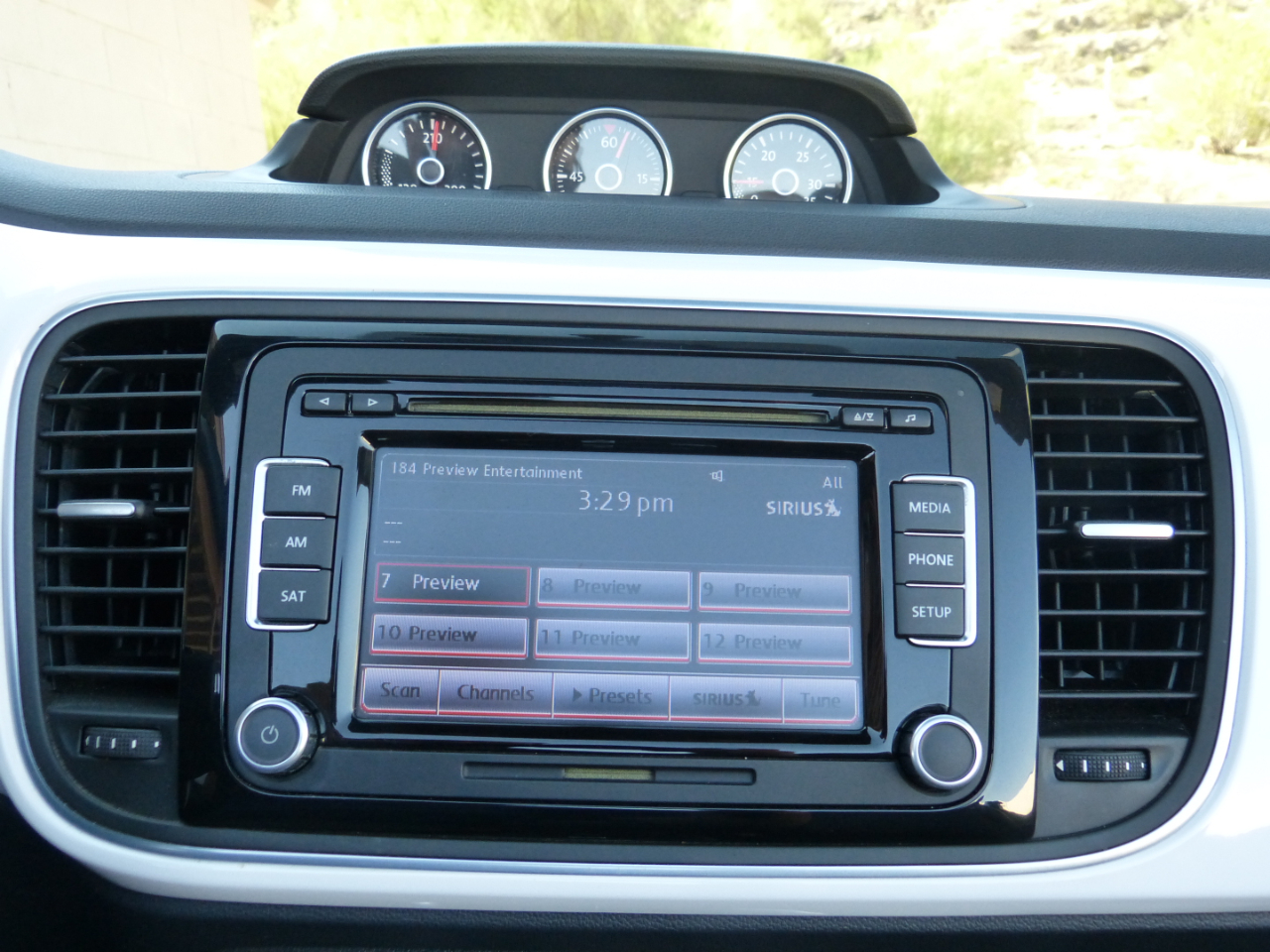 Volkswagen Beetle 2.0T Turbo Convertible 2013 Volkswagen Beetle 2.0T Turbo Convertible 2013