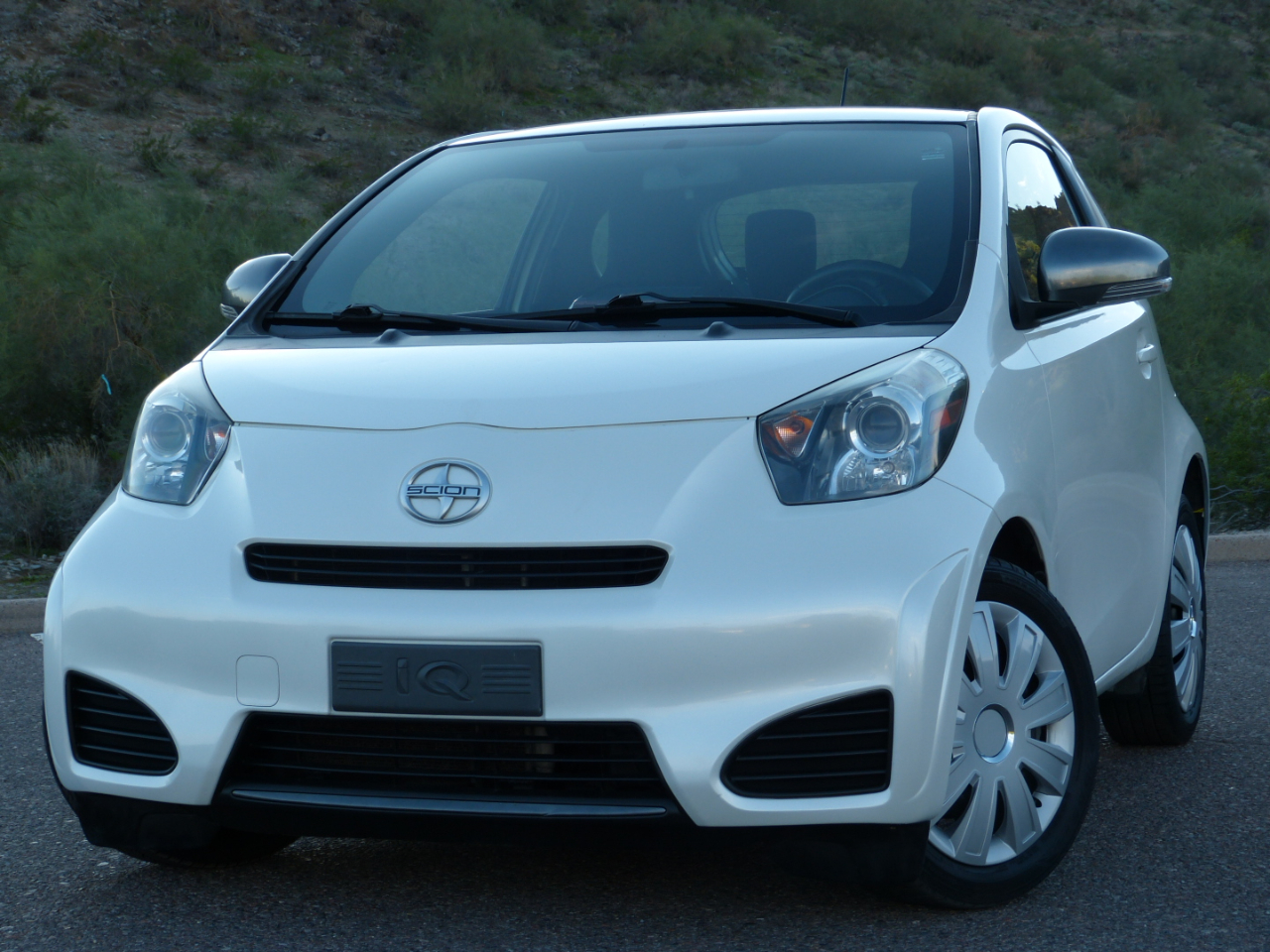 Scion iQ 3-Door Hatchback AT 2013 Scion iQ 3-Door Hatchback AT 2013