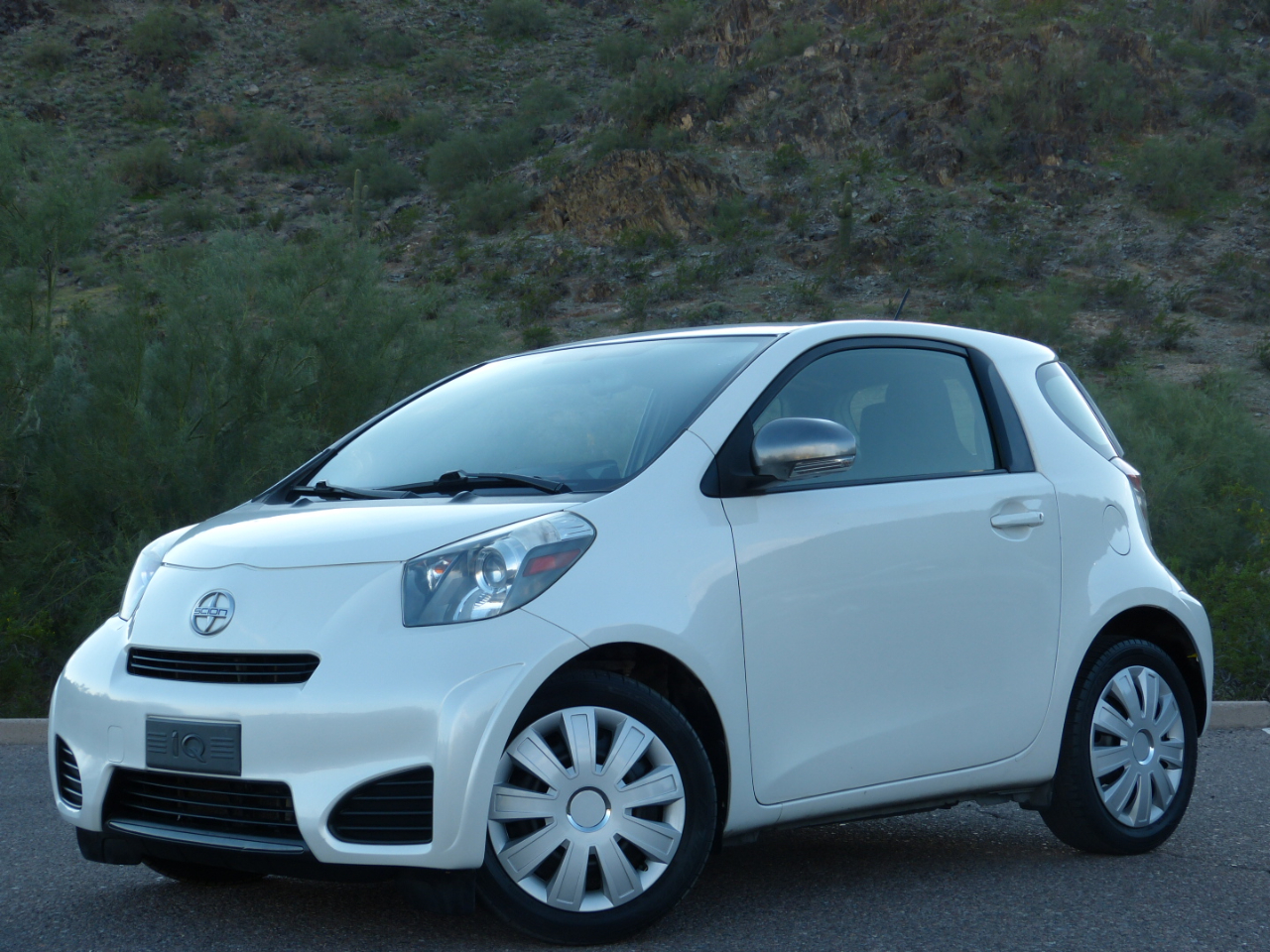 Scion iQ 3-Door Hatchback AT 2013 Scion iQ 3-Door Hatchback AT 2013