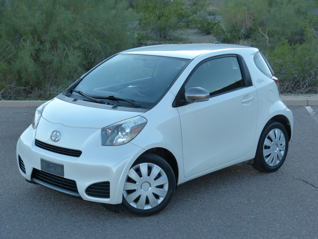 Scion iQ 3-Door Hatchback AT 2013 Scion iQ 3-Door Hatchback AT 2013