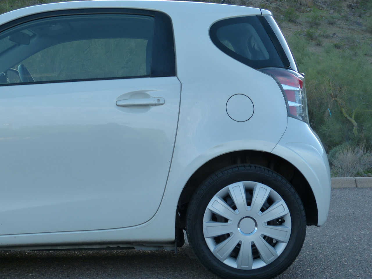 Scion iQ 3-Door Hatchback AT 2013 Scion iQ 3-Door Hatchback AT 2013