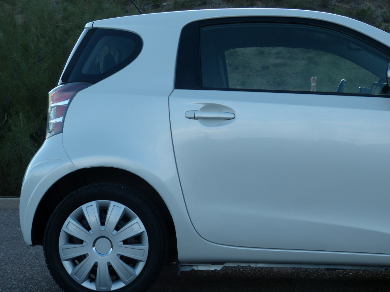 Scion iQ 3-Door Hatchback AT 2013 Scion iQ 3-Door Hatchback AT 2013