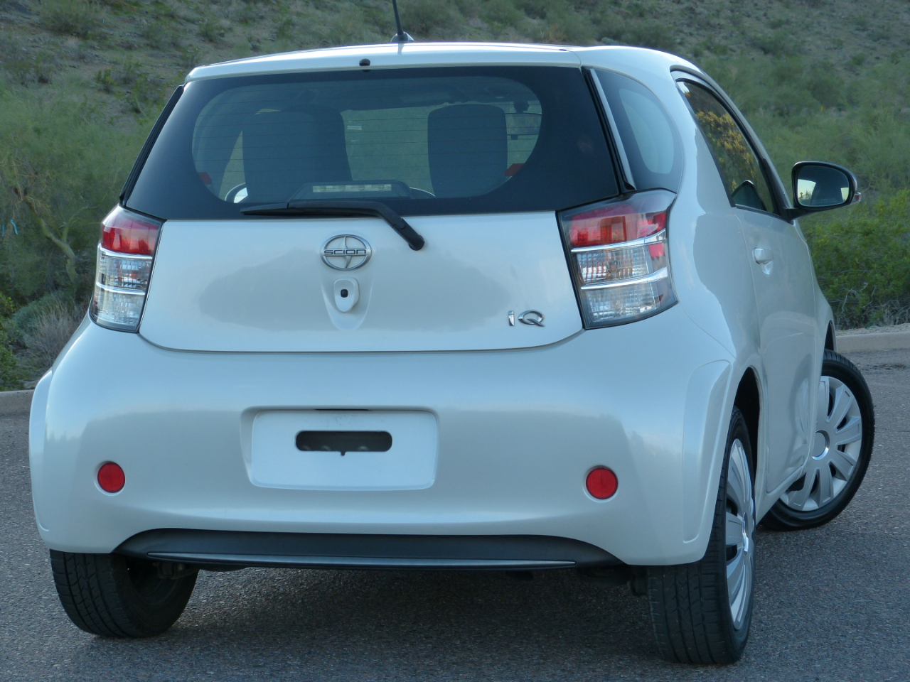 Scion iQ 3-Door Hatchback AT 2013 Scion iQ 3-Door Hatchback AT 2013