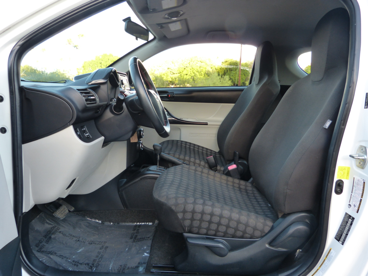 Scion iQ 3-Door Hatchback AT 2013 Scion iQ 3-Door Hatchback AT 2013