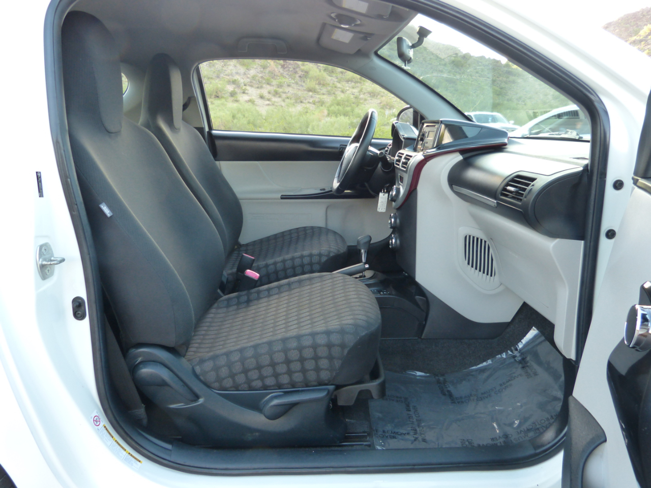 Scion iQ 3-Door Hatchback AT 2013 Scion iQ 3-Door Hatchback AT 2013