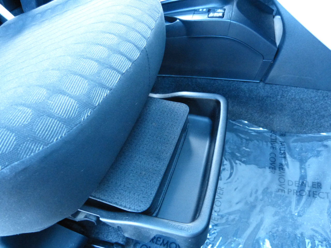 Scion iQ 3-Door Hatchback AT 2013 Scion iQ 3-Door Hatchback AT 2013