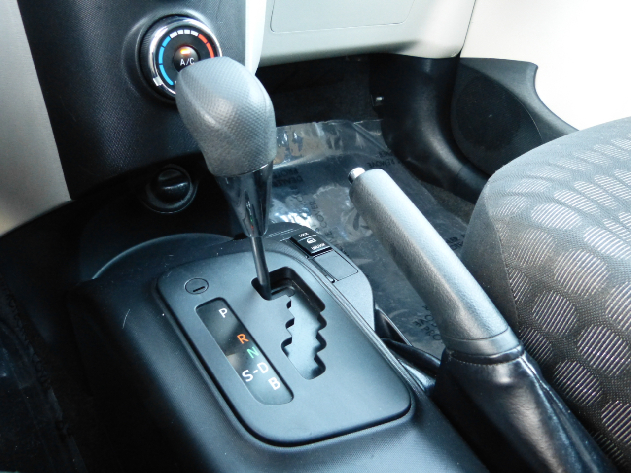 Scion iQ 3-Door Hatchback AT 2013 Scion iQ 3-Door Hatchback AT 2013