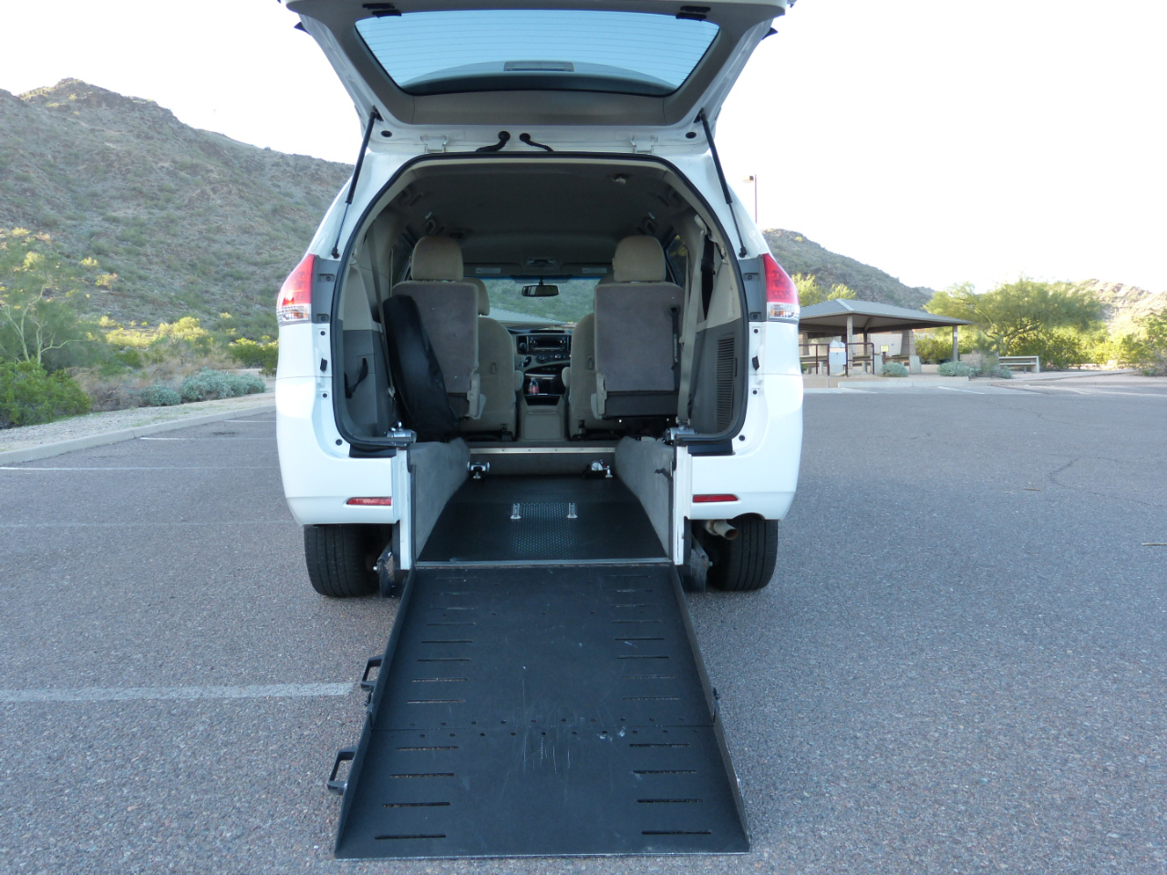 Toyota Sienna  2012 Toyota Sienna  2012
