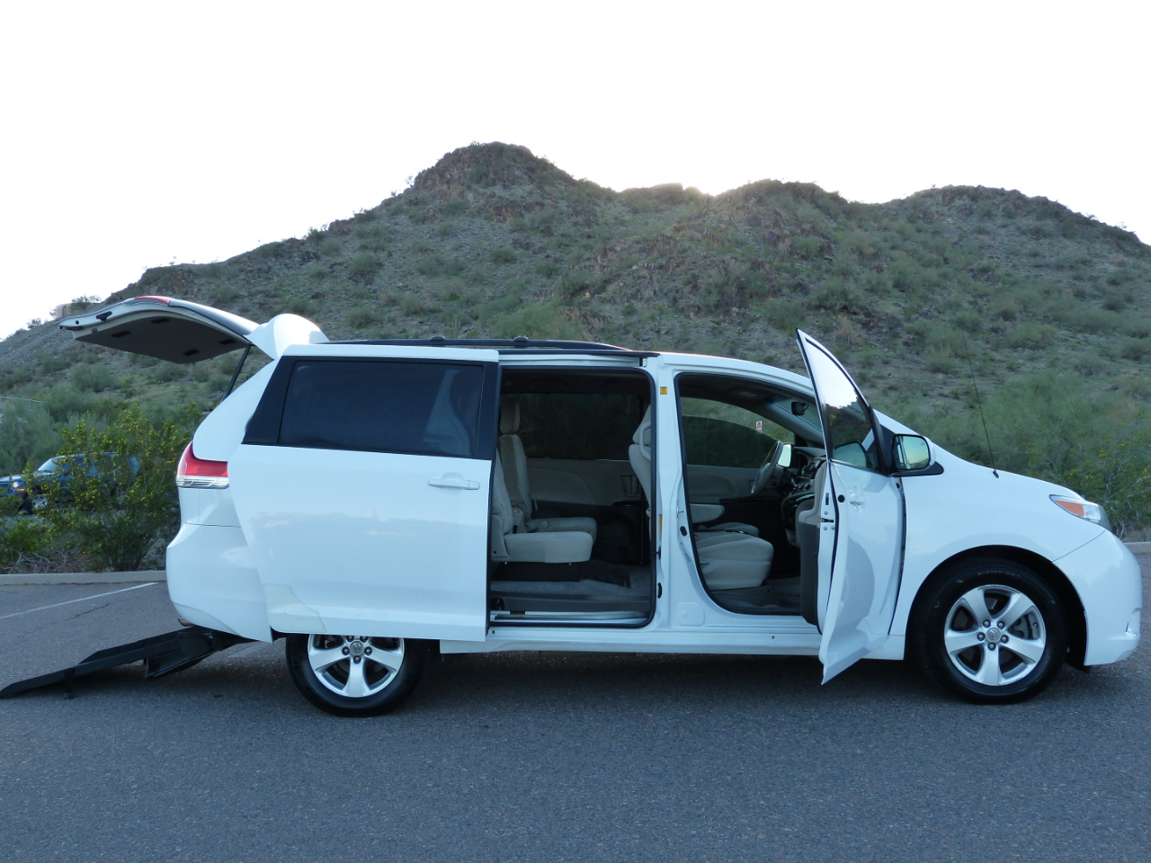 Toyota Sienna  2012 Toyota Sienna  2012