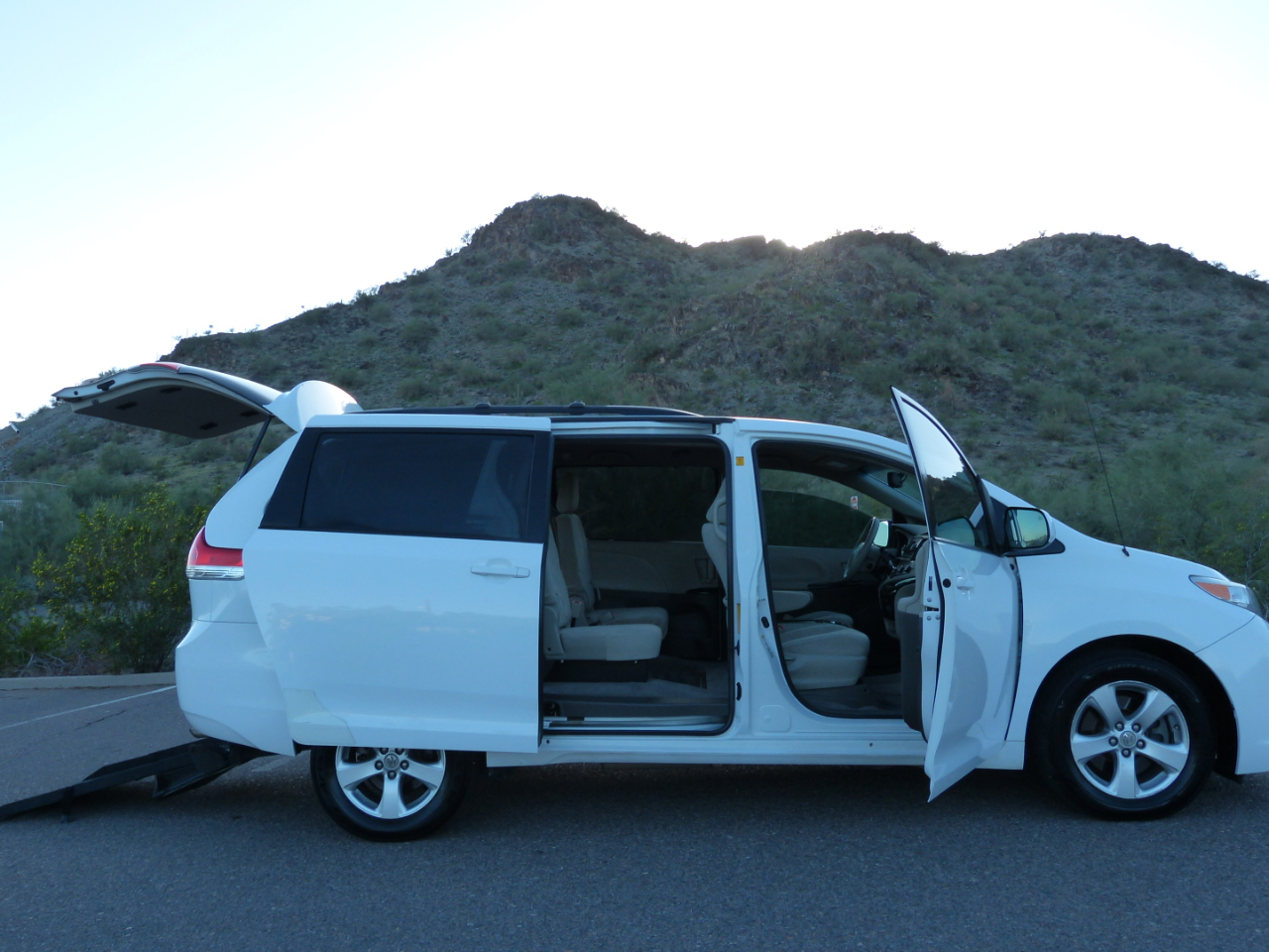 Toyota Sienna  2012 Toyota Sienna  2012