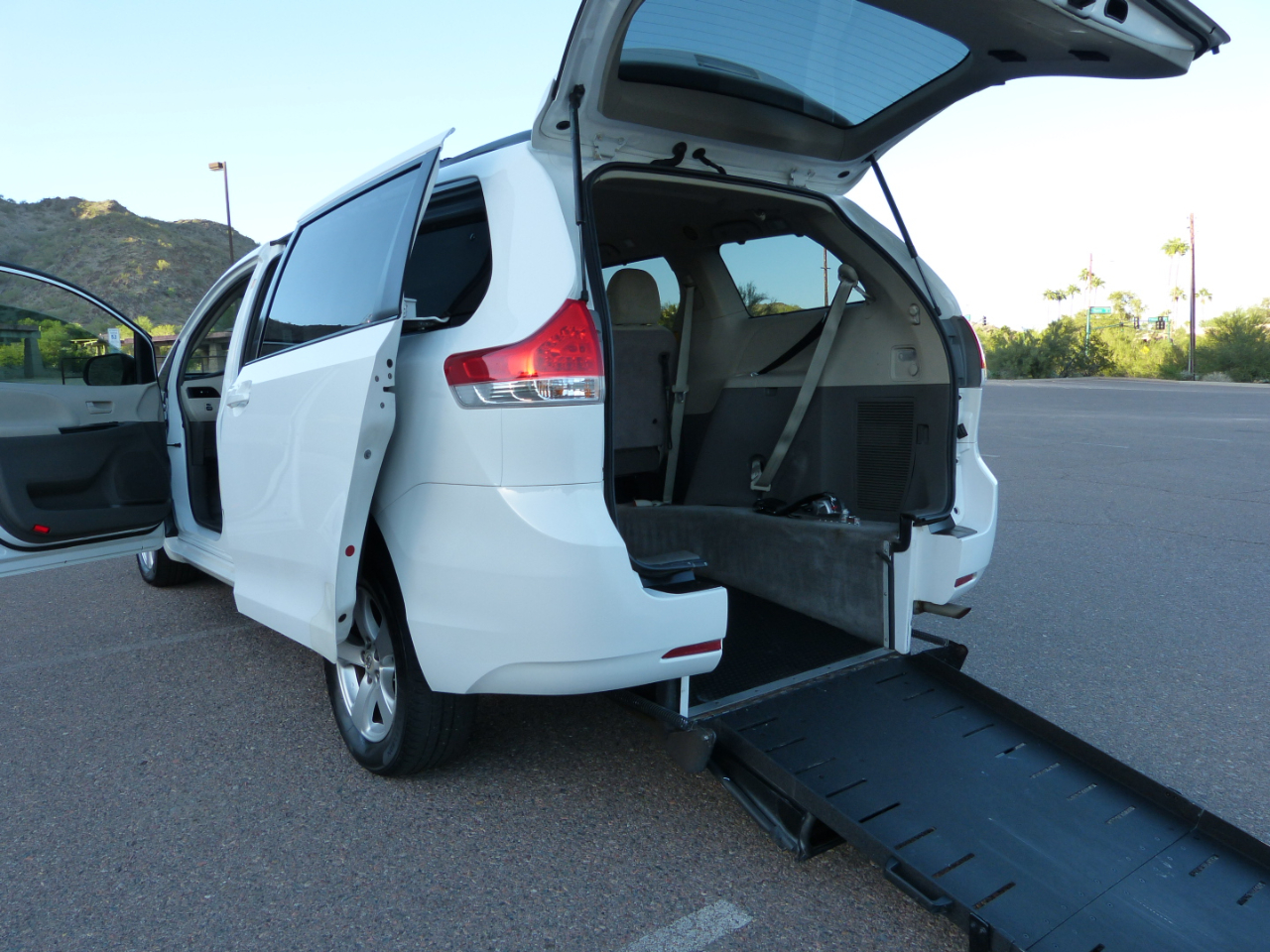 Toyota Sienna  2012 Toyota Sienna  2012